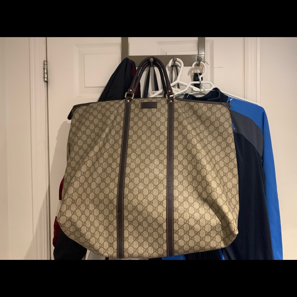 Authentic Gucci huge duffle bag.